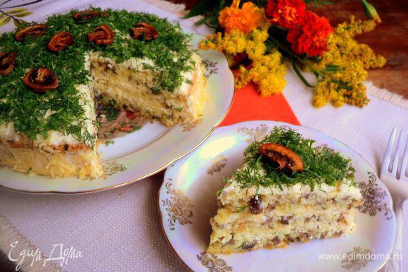 Печёночный торт с грибами и сыром