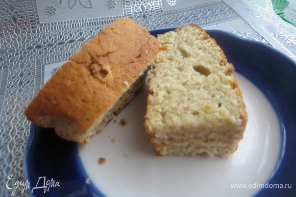 И еще хочу поделиться рецептом пирогов на яблочном пюре. Этот от Оленьки (Мурзик) http://www.edimdoma.ru/retsepty/55334-ochen-nezhnyy-pirog-na-yablochnom-pyure.