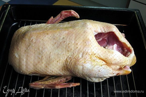 Утка запеченная в духовке в рукаве - пошаговый рецепт с фото как приготовить в домашних условиях