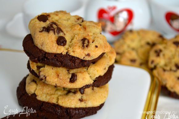 Ну, а для любителей такого печенья могу еще порекомендовать попробовать такое "Влюбленное печенье" или..... печенье для влюбленных??!! )))) http://www.edimdoma.ru/retsepty/56589-vlyublennoe-pechenie-cookies-in-love