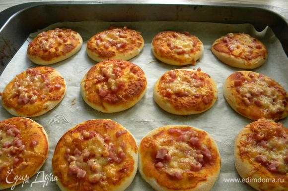 Мини-пиццы из дрожжевого теста