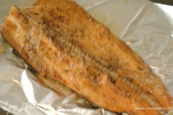 Далее поставим рыбу в духовку под гриль при 200 градусах около 10-15 минут.