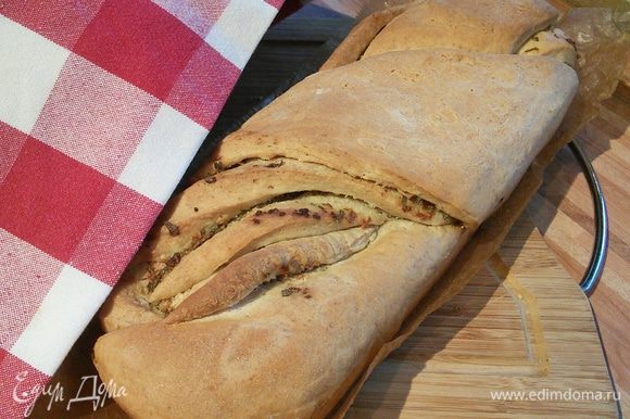 А вот очень вкусный чесночный хлеб с шалфеем, ароматный хлебушек от Елены http://www.edimdoma.ru/retsepty/71656-chesnochnyy-hleb-s-shalfeem Рекомендую!