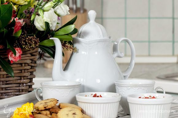 Остаётся заварить вкусный и ароматный чай. Чаепитие в стиле Джейн Остин готово.