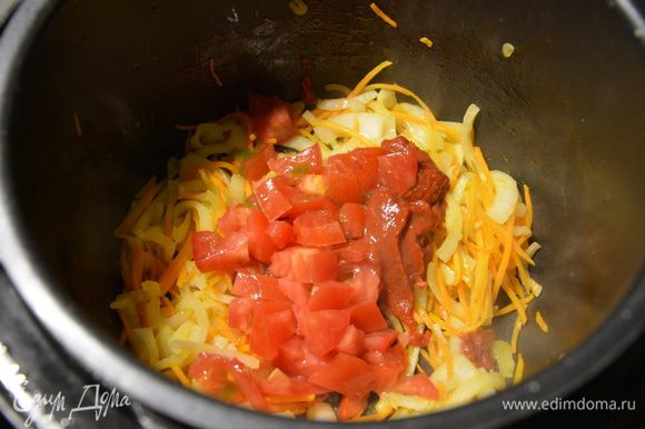 Голубцы с мясом и рисом в томатно-сметанном соусе - объедение для всей семьи!