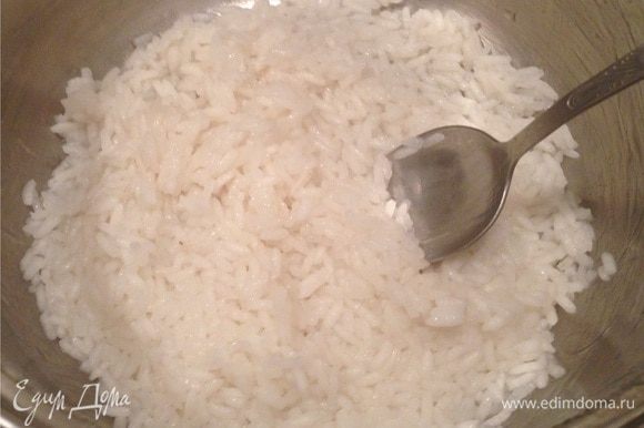 Рис хорошо промыть, отварить до готовности.
