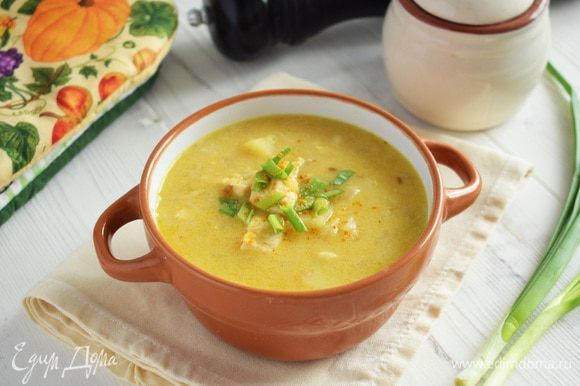 При подаче посыпать суп зеленым луком. Приятного аппетита!