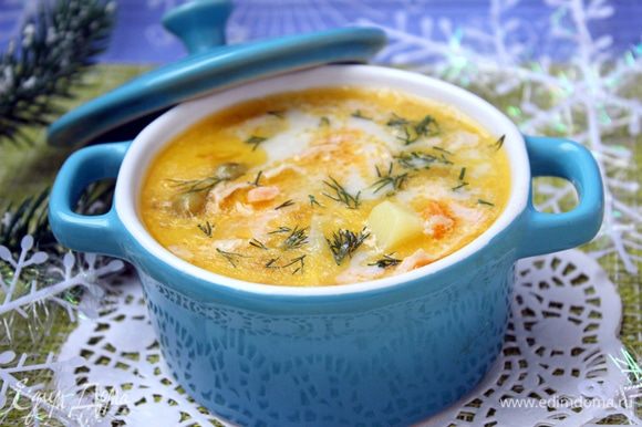 Перед подачей, добавить в тарелки с супом мелко нарезанный укроп.