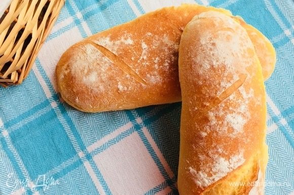 Готовый хлеб полностью остудить на решетке.