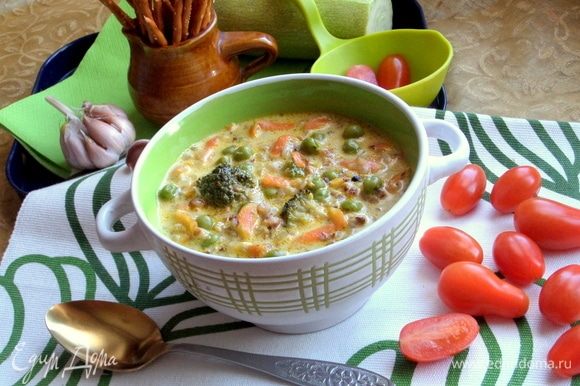 Удобно варить такой суп на даче с молодыми овощами.