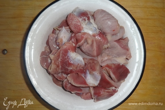 Готовим тушеные куриные желудки: универсальный рецепт на все случаи жизни