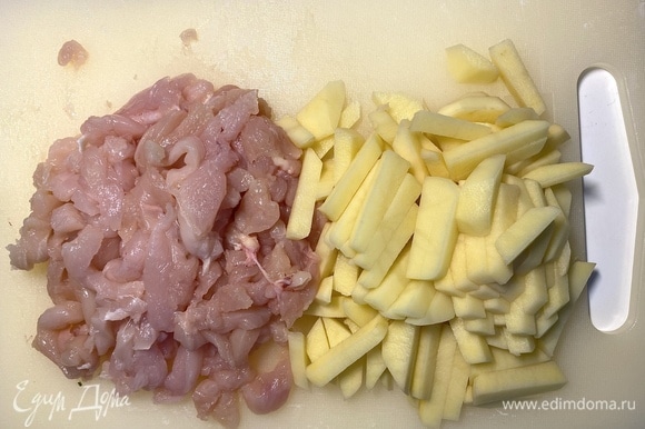 Запеканка из куриного филе с картошкой, грибами и сыром