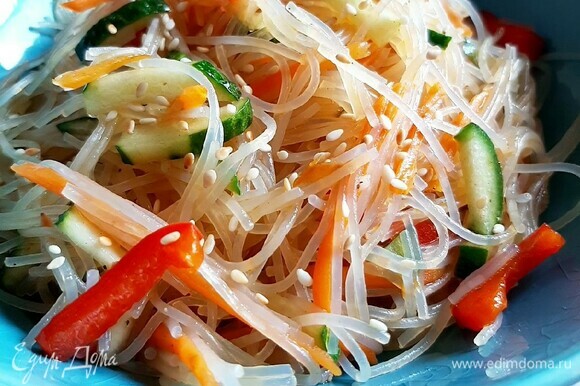 Салат с фунчозой по-корейски с овощами: рецепт с фото