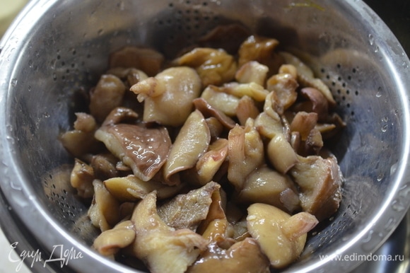 Жареная картошка с лесными грибами в мультиварке – пошаговый рецепт с фото на steklorez69.ru