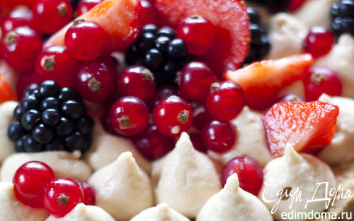 Рецепт Легкий пирог с маскарпоне и ягодами