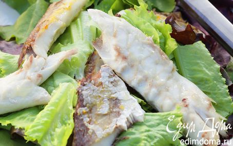 Рецепт Копченая рыба на листьях салата