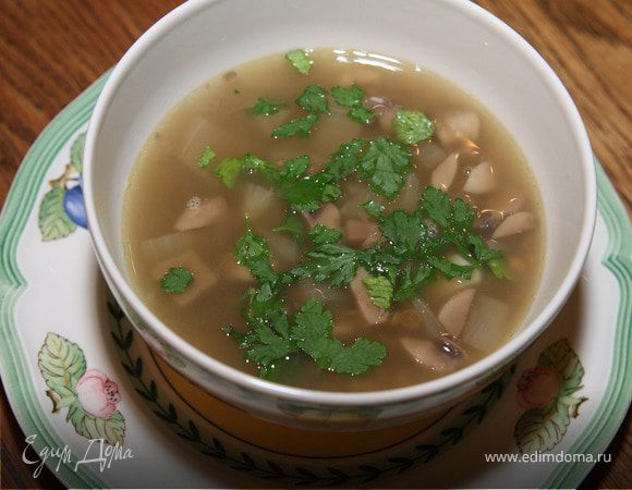 Томатно-сливочный суп с грибами и зелёной чечевицей