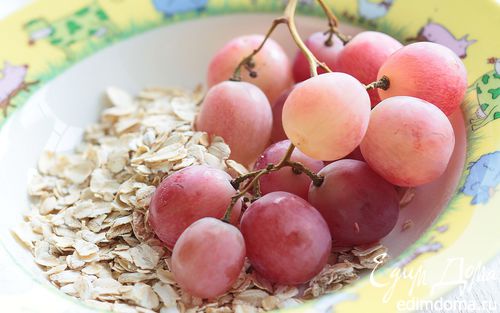 Рецепт Овсяная каша с виноградом