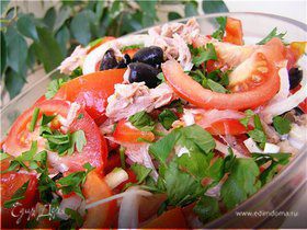 Салат с перцами, помидорами и тунцом