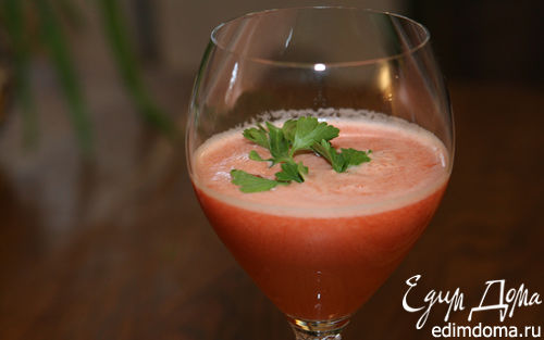Рецепт Морковно-томатный сок с имбирем и петрушкой