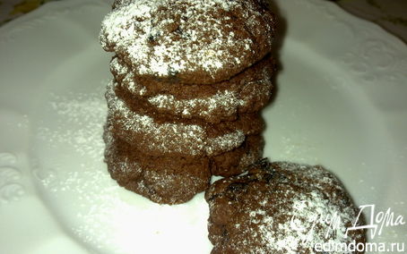 Рецепт Мягкое шоколадное печенье с черносливом