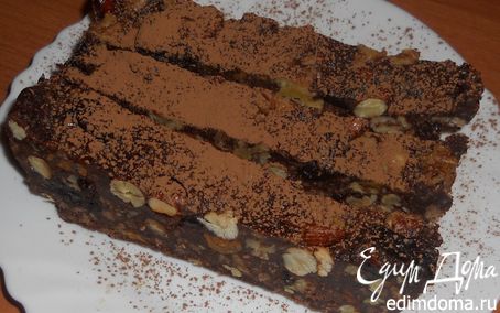 Рецепт Холодный шоколадный торт с орехами и черносливом