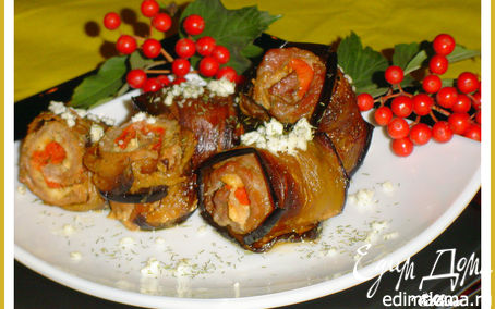 Рецепт Мясные рулетики с баклажанами, брынзой и помидорами