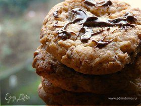 Овсяно-шоколадное печенье с соленым арахисом