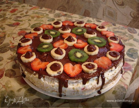 Рецепт: Торт из готовых коржей - Торт со сгущёнкой и фруктами...