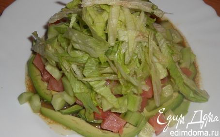 Рецепт Овощной салат с авокадо и семгой