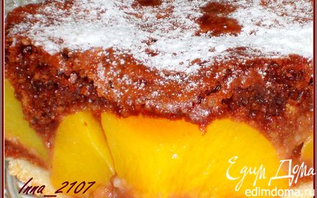 Рецепт Пирог шоколадный с персиками