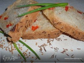 Пикантный хлеб с семенами горчицы, болгарским перцем и тмином