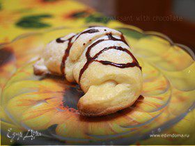 croissants with chocolate