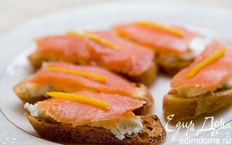 Рецепт тосты с лососем и лимонным творогом
