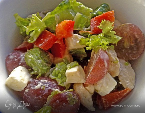 Легкий и вкусный салат с курицей (фирменный рецепт)