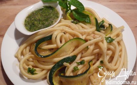 Рецепт Спагетти с цукини и миндально-чесночным соусом