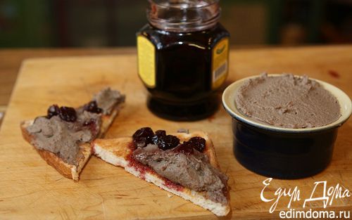 Рецепт Тосты с вареньем и паштетом из куриной печенки