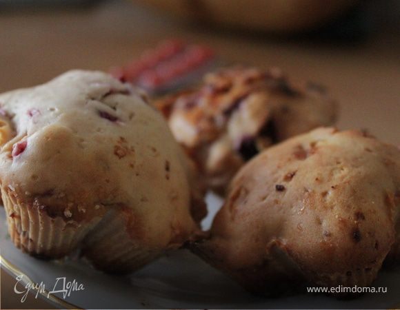 Muffins with cherry&amp;white chocolate
