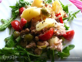 Теплый салат с картофелем и тунцом