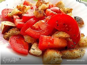 Салат из помидоров с прованскими крутонами