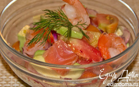 Рецепт Салат с лососем авокадо и креветками
