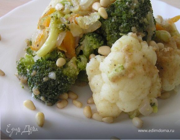 Тушеная брокколи с сардельками и овощами — рецепт с фото
