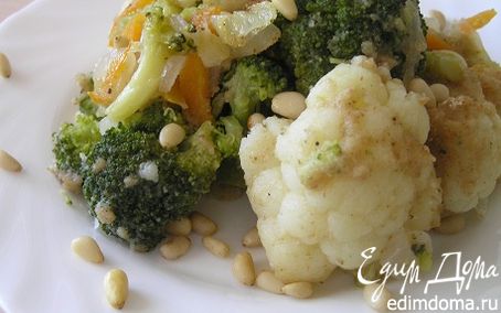 Рецепт Брокколи с овощами и кедровыми орешками