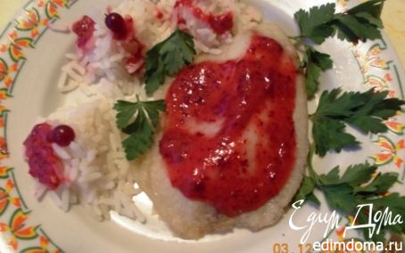 Рецепт Рыбка с рисом под томатно-ягодным соусом