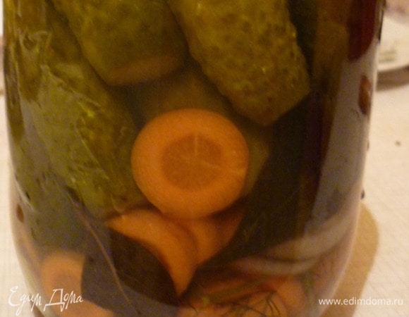 Огурцы с морковью на зиму