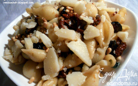 Рецепт Паста с вялеными помидорами, маслинами и кедровыми орехами