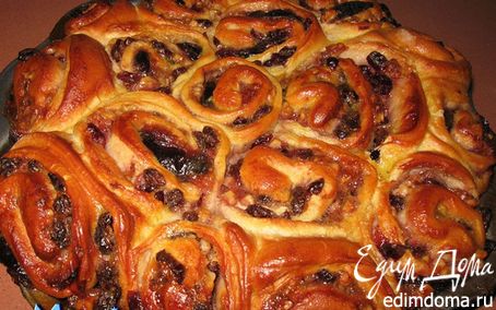 Рецепт Пирог розочки со сливовым вареньем, сухофруктами и орехами в хлебопечке
