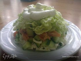 Салат с малосольной сёмгой