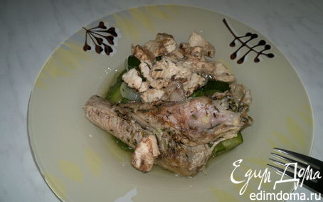 Рецепт Утиное крыло и грудка индейки в горшке и цукини с луком