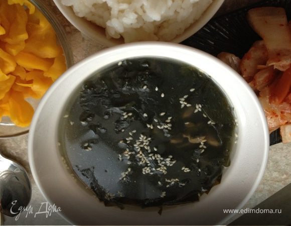 "Миёккук" - суп из морской капусты